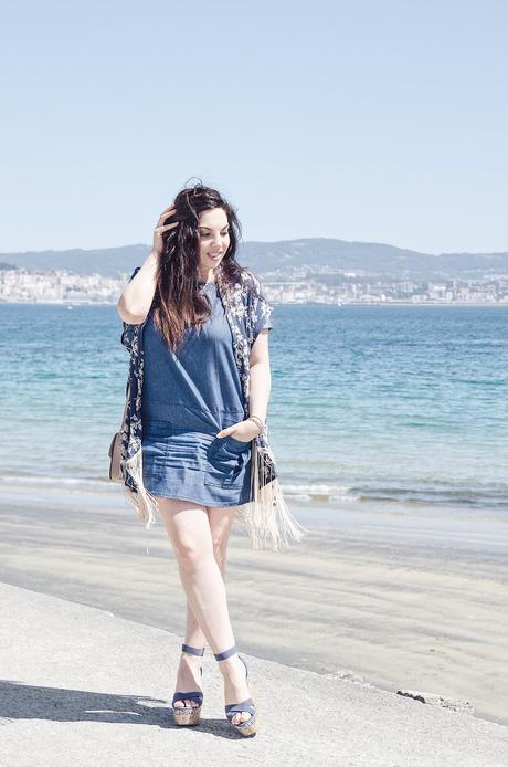 4 formas de combinar un vestido denim 4 formas de combinar un vestido denim