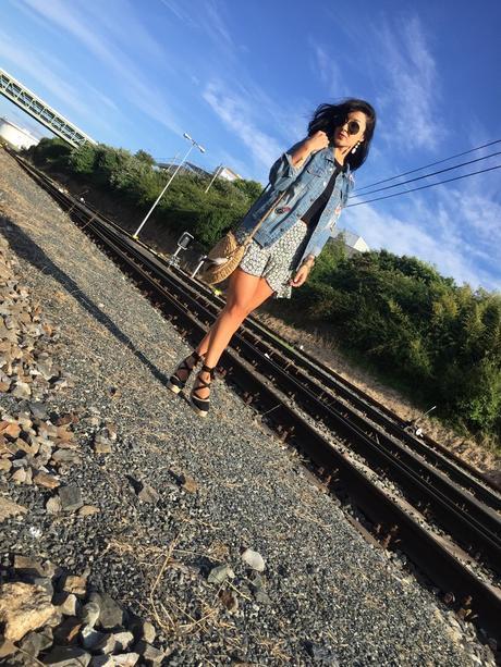 Falda mini de flores photo 0B09C106-59F1-4DB7-A0E8-0A721DD78C22_zpsbp7pafxn.jpg