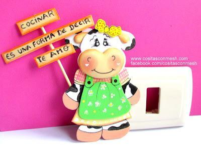 Decora el apagador de tu cocina con una vaquita en foami