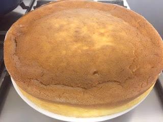 PASTEL DE QUESO CON FRUTOS ROJOS