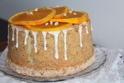 Angel Food Cake de naranja y semillas de amapola