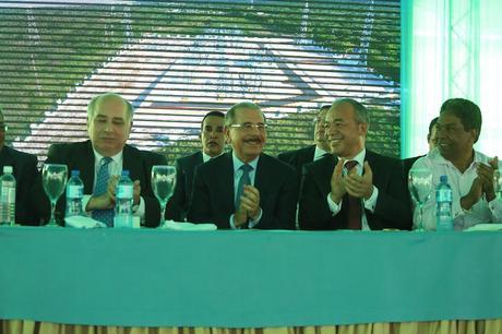 Danilo inaugura subestación eléctrica en Cabral.