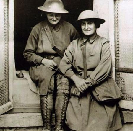 Las damas de Pervyse, Elsie Knocker (1884-1978) y Mairi Chisholm (1896-1981)