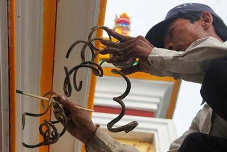 Hombre vietnamita no ha cortado sus uñas en más de 35 años