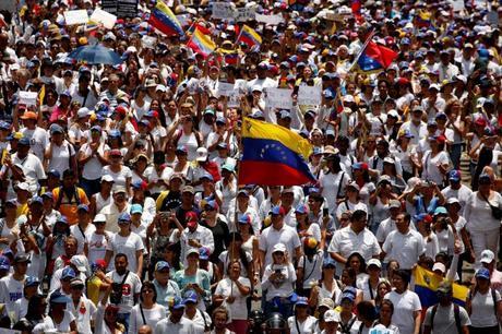 Los oposición venezolana se concentran en Caracas por los 100 días de “resistencia”