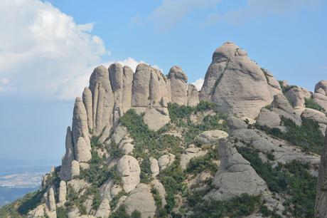 Escalando el estandarte de Montserrat- vía Punsola Reniu al Cavall Bernat 240mt 6c (V+ A0)