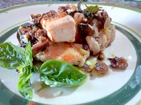 Pollo con uvas pasas - Pollo con porcini e uva sultanina - Chicken with porcini mushrooms