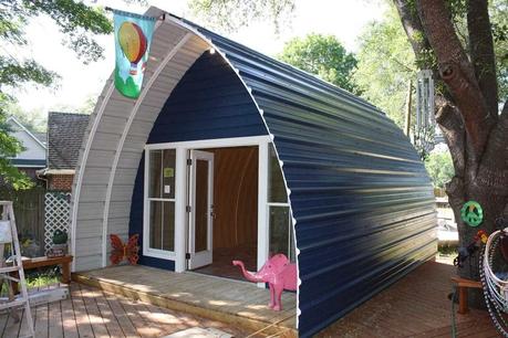 Una cabaña de campo en forma de arco por menos de 1.000 $