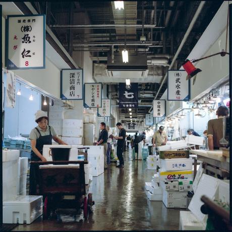 Mercado en el centro de Osaka, 5:45 A.M. Cortesía de Alberto Olivares.