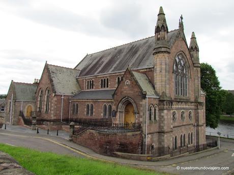 Inverness; capital de las Highlands de Escocia