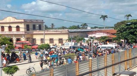 DERRUMBE EN CAIBARIÉN: Hasta el momento 2 muertos y 8 heridos