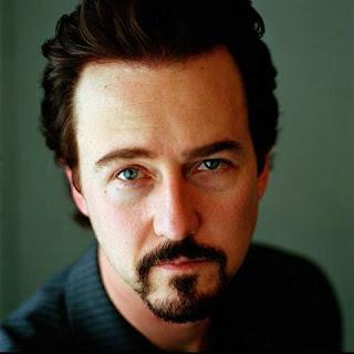 Parecidos mas que razonables....