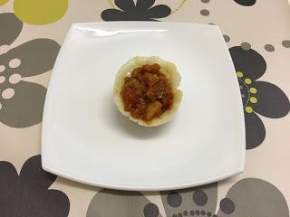 Cestitas de queso con pisto