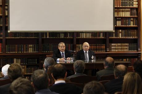 Lemus abrió jornada de debate sobre política de medicamentos.