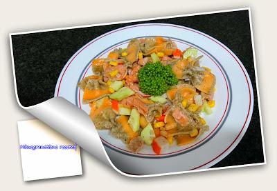 ENSALADA DE LACITOS CON PERLAS DE WASABI