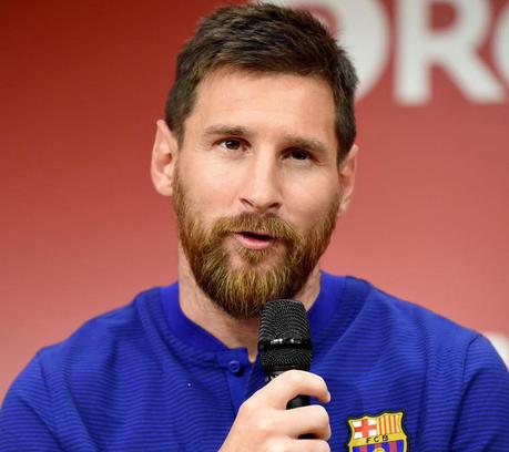 Messi renueva con el Barcelona
