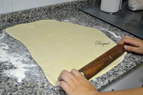 Pizza de llardons con cebolla y mozarella