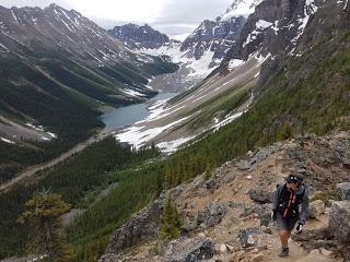 SENDERISMO EN LAKE LOUISE: TOWER OF BABEL (2320 m) SENDERISMO EN LAKE LOUISE: TOWER OF BABEL (2320 m)