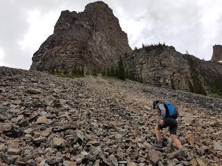 SENDERISMO EN LAKE LOUISE: TOWER OF BABEL (2320 m) SENDERISMO EN LAKE LOUISE: TOWER OF BABEL (2320 m)