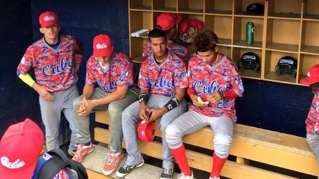 Desertaron en Canadá dos integrantes de selección de béisbol juvenil