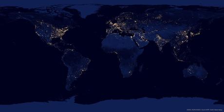 Tierra en la noche
