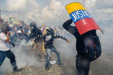 ¡Dejen gobernar a maduro y a la asamblea nacional!