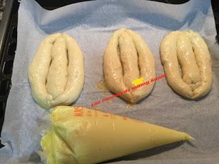 ANDALUZAS RELLENAS DE CREMA PASTELERA