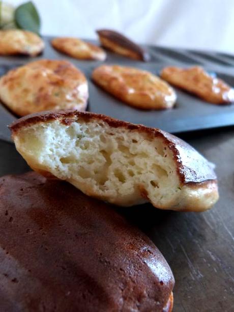 madeleines de parmesano y hierbas