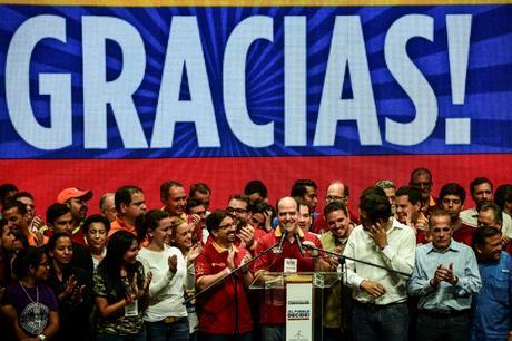 Opositores Venezolanos definen su golpe final contra Maduro