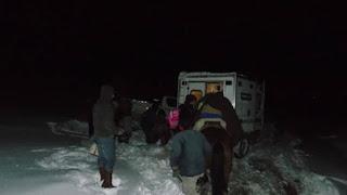 Rescataron de la nieve a dos crianceros enfermos en el norte neuquino