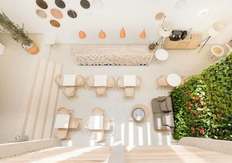 Un hotel minimalista con esencia hippie en Ibiza