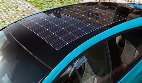 ¿Cuantos kilómetros podría aportar a un vehículo eléctrico un techo solar fotovoltaico?