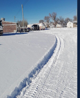 Despejando nieve hacia Pilquiniyeu (RN)