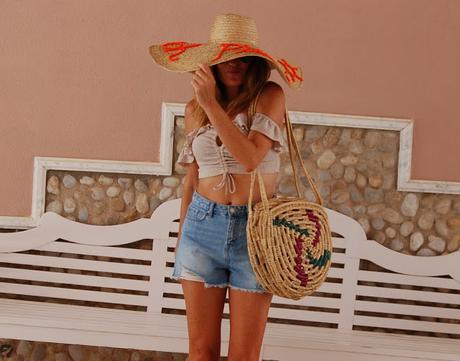 bEACH pLEASE #nOUNIFORMES bEACH pLEASE #nOUNIFORMES