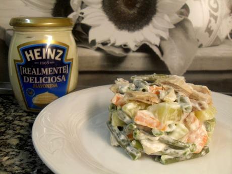 Verduras con pollo asado y mayonesa Heinz