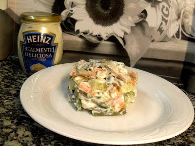 Verduras con pollo asado y mayonesa Heinz