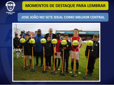 Jose Joâo de la Escuela de Fútbol mejor central del Torneo de Arousa 2017