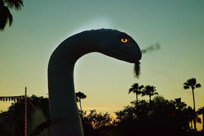 Unas cuantas ilustraciones dinosaurianas... (XII)