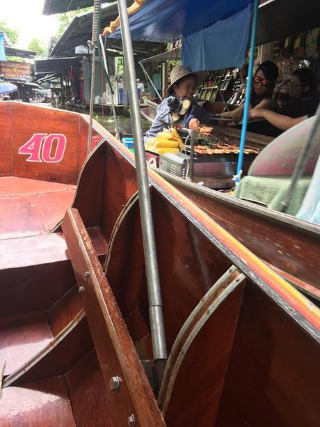 Las Chikas de viaje en Bangkok y Karon: Satay de Pollo