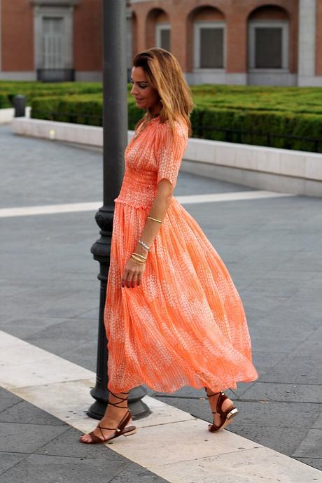 vestido naranja