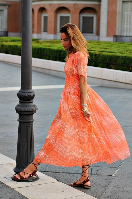 vestido naranja