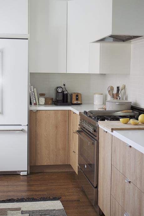 cafetera sobre encimera