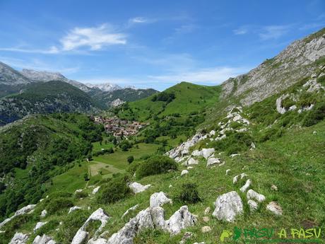 Pasada del Picayo: Tresviso al fondo