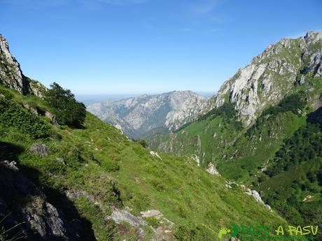Ruta al Cueto Cerralosa y Jajao: Sendero hacia la Braña Sombejo