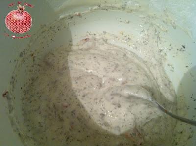 Pan crujiente de tomates secos y albahaca