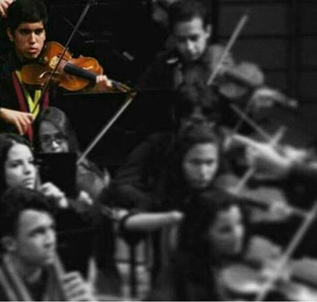 Artistas de talla internacional interpretan un canto sin tregua contra Maduro