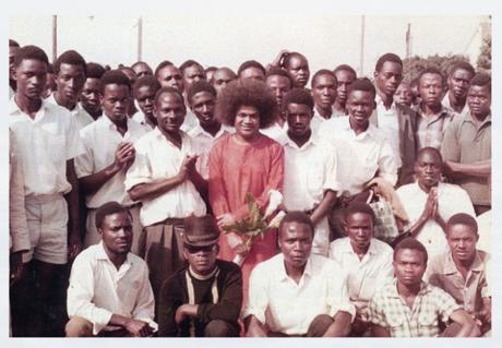 Sri Sathya Sai Baba, en el este de África