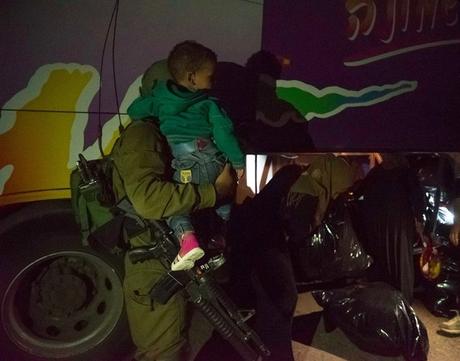 La nobleza de Israel: soldados de las IDF ayudan a heridos sirios