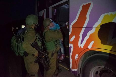 La nobleza de Israel: soldados de las IDF ayudan a heridos sirios