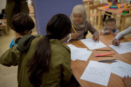 La nobleza de Israel: soldados de las IDF ayudan a heridos sirios